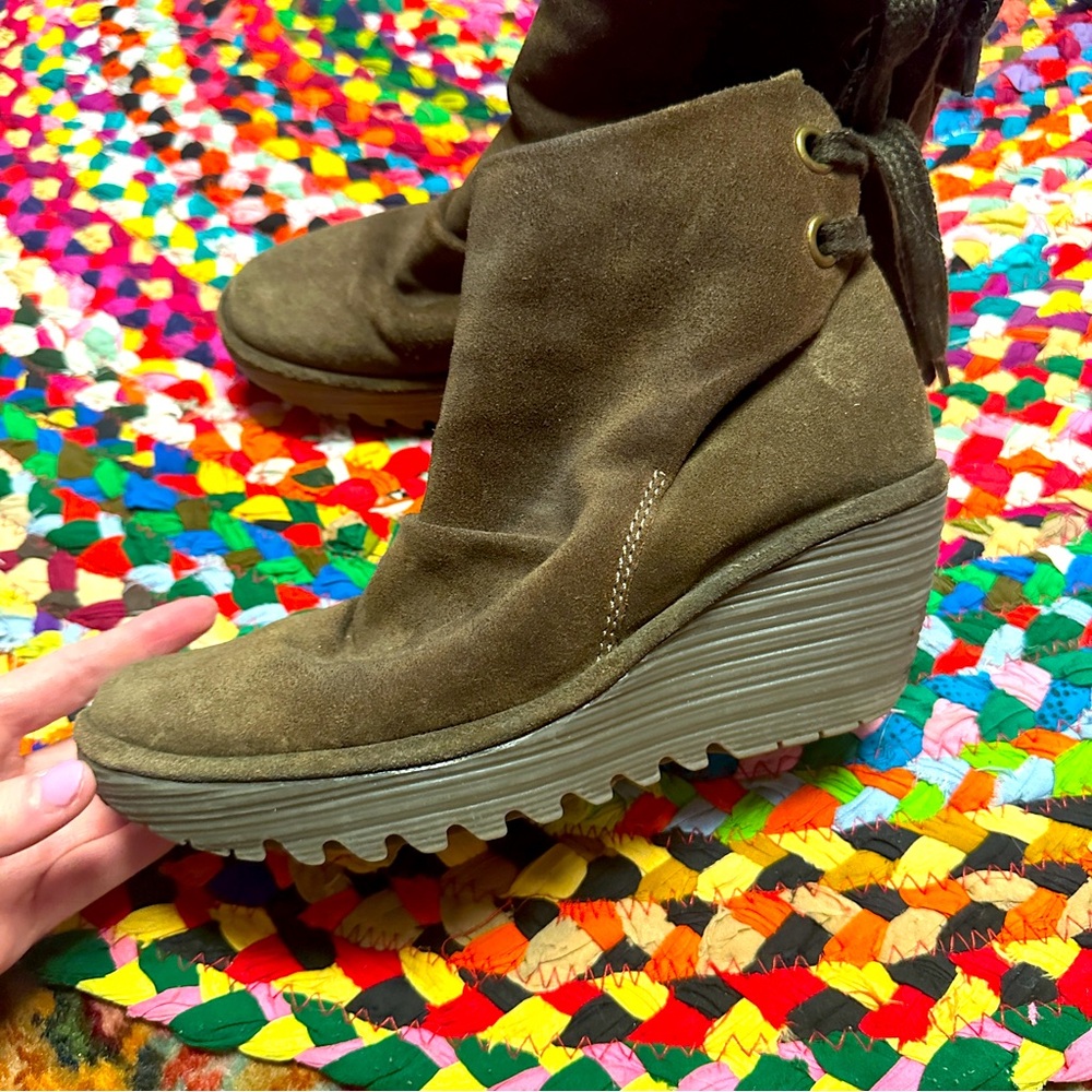Fly London Women's Yama Suede Ankle Tie Wedge Bootie Size 8 or 8.5 EUR 39 olive